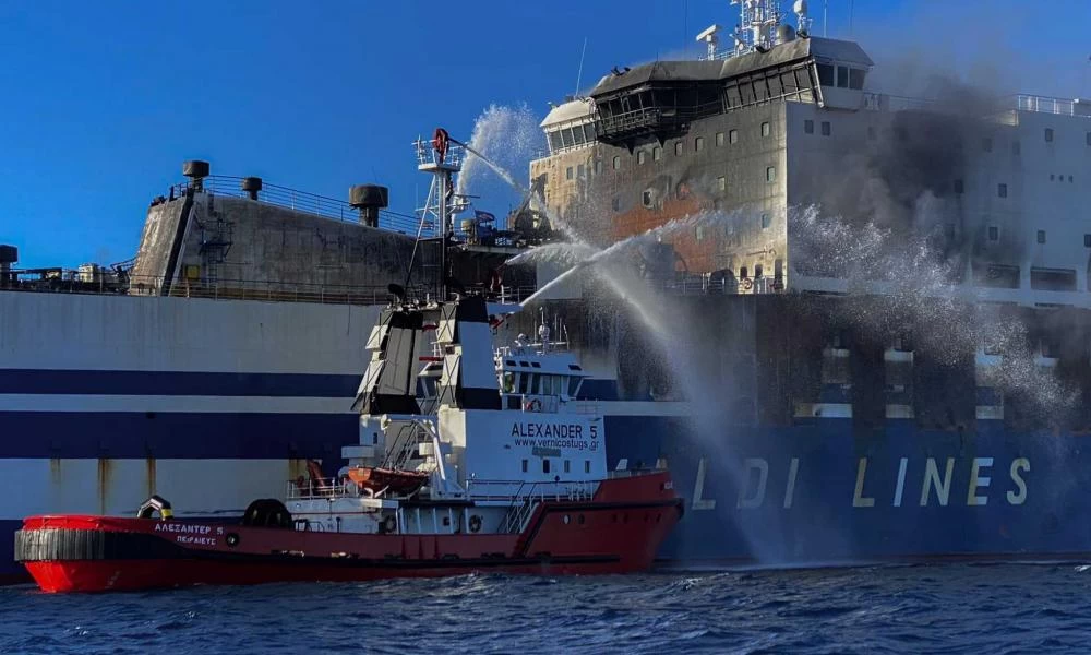 Euroferry Olympia: Αγωνία στο κόκκινο για τους δέκα αγνοούμενους - Οργή προκαλούν οι ισχυρισμοί της πλοιοκτήτριας εταιρίας